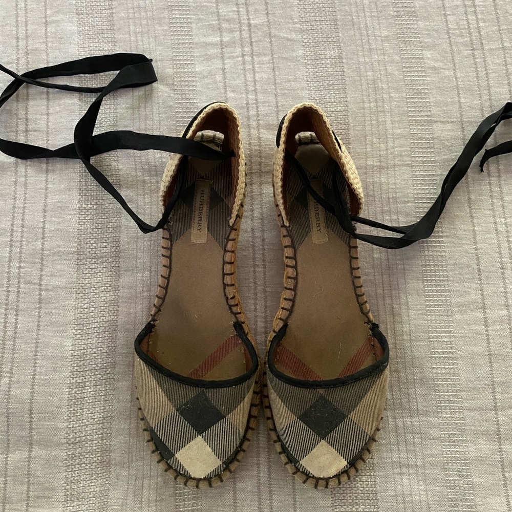 Vintage Burberry Wedged sandal